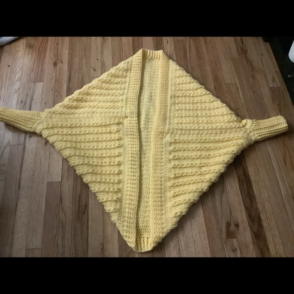 Crocheted cocoon sweater.                     100% acrylic, 100% handmade - Picture 16 of 16